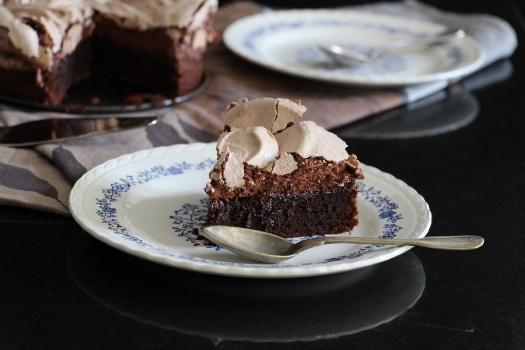 Le Cake au Chocolat le plus Moelleux du Monde – Casserole & Chocolat